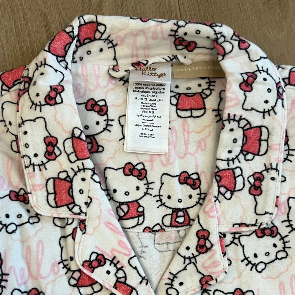 Hello Kitty Pink Women’s / Teen Pajamas - Picture 3 of 8